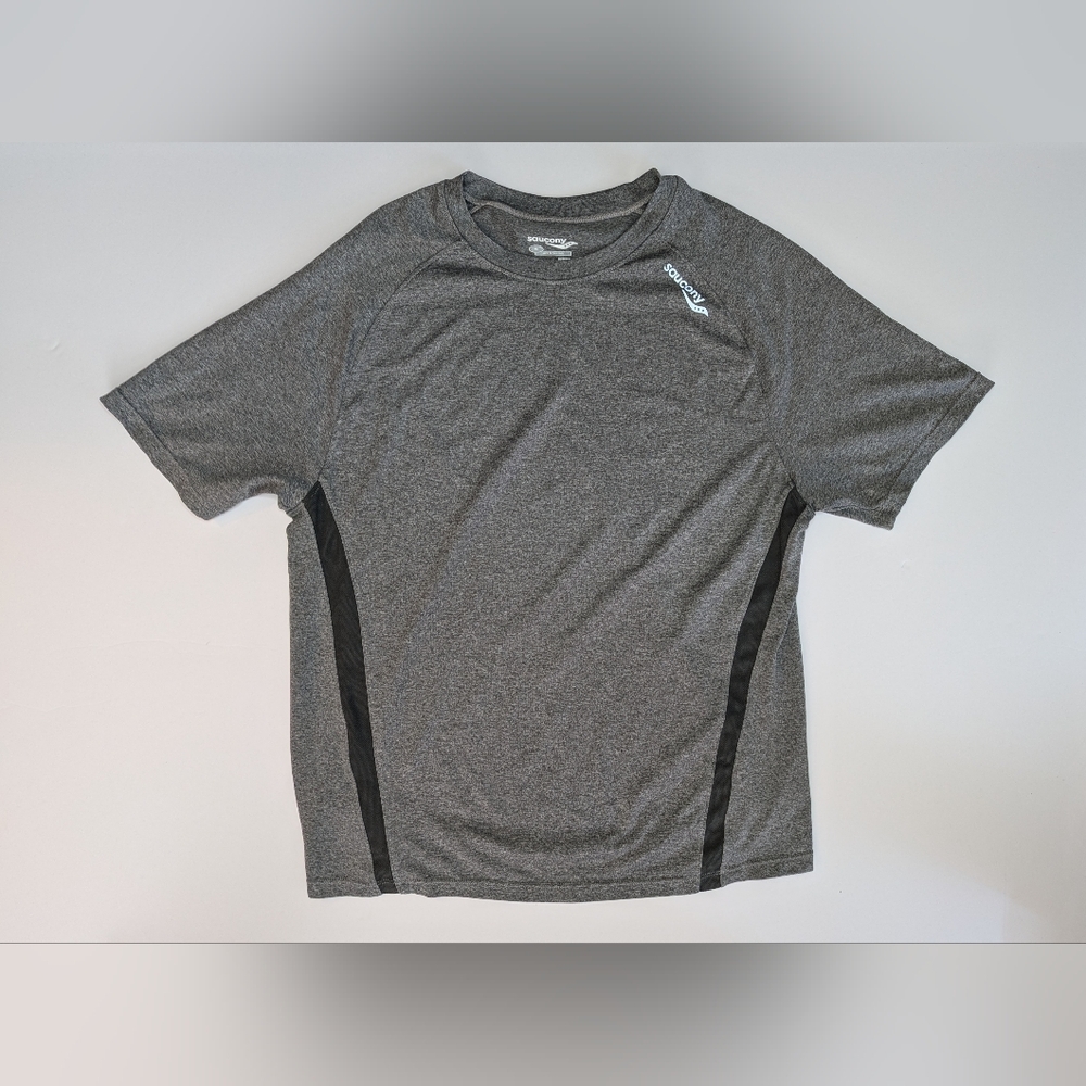 Men's Saucony Running Shirt Size Medium.